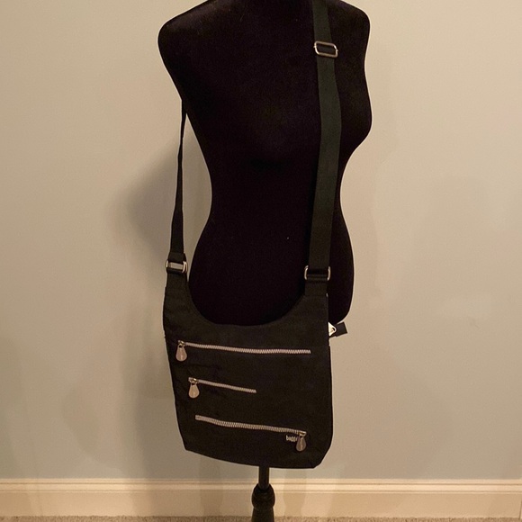 Baggallini crossbody - Picture 1 of 3
